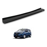 Plastový kryt zadního nárazníku Opel Combo E -- od roku výroby 2018- (černý lesk) Plastový kryt zadního nárazníku Opel Combo E -- od roku výroby 2018- (černý lesk)