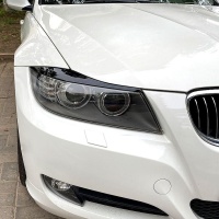 Mra��tka p�edn�ch sv�tlomet� BMW 3 E90/E91 -- rok v�roby 2004-13 (�ern� lesk)