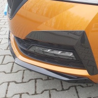 Karbon li�ty kolem mlhovek p�edn�ho n�razn�ku �koda Octavia IV -- od roku v�roby 2019-