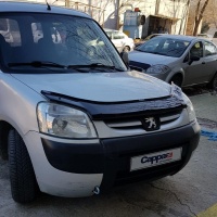 Cappa lišta (deflektor) přední kapoty Peugeot Partner -- rok výroby 2004-08 Cappa lišta (deflektor) přední kapoty Peugeot Partner -- rok výroby 2004-08