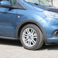 Plastové lemy blatníků Ford Transit / Tourneo Courier -- od roku výroby 2018- Plastové lemy blatníků Ford Transit / Tourneo Courier -- od roku výroby 2018-
