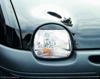 Mra��tka p�edn�ch sv�tlomet� lepen� Renault Twingo