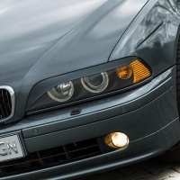 Mra��tka p�edn�ch sv�tlomet� BMW 5 E39 -- rok v�roby 95-2004