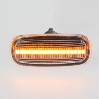 Boční LED blinkry s funkcí dynamického běhu Audi A8 4D -- rok výroby 03/1994-12/2002 Boční LED blinkry s funkcí dynamického běhu Audi A8 4D -- rok výroby 03/1994-12/2002