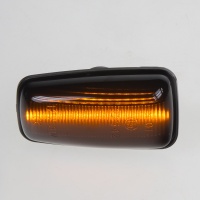 Boční LED blinkry s funkcí dynamického běhu kouřové Citroen Saxo -- rok výroby 02/1996-04/2004 Boční LED blinkry s funkcí dynamického běhu kouřové Citroen Saxo -- rok výroby 02/1996-04/2004