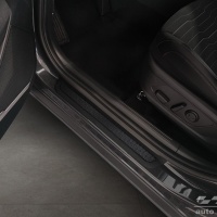 ALU kryty prahů černé (slzičkový design) Kia Sportage V -- od roku výroby 2021- ALU kryty prahů černé (slzičkový design) Kia Sportage V -- od roku výroby 2021-