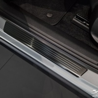 Nerez kryty prahů černé Lines Volvo EX30 -- od roku výroby 2023- Nerez kryty prahů černé Lines Volvo EX30 -- od roku výroby 2023-