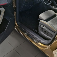 Nerez kryty prah� �ern� Lines VW Tayron -- od roku v�roby 2025-