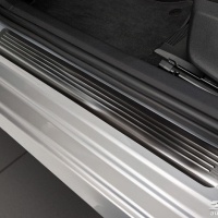 Nerez kryty prahů černé Lines Škoda Octavia IV liftback/combi -- od roku výroby 2019- / 2024- Nerez kryty prahů černé Lines Škoda Octavia IV liftback/combi -- od roku výroby 2019- / 2024-