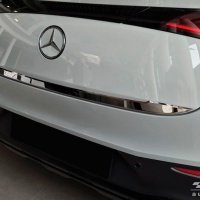 Nerez li�ta hrany 5-t�ch dve�� �ern� leskl� Mercedes GLC II (C254) COUPE -- od roku v�roby 2023-