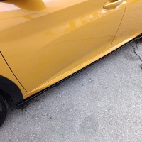 Dynamik Style prahové nástavce V.2 Peugeot 208 II -- od roku výroby 2019- Dynamik Style prahové nástavce V.2 Peugeot 208 II -- od roku výroby 2019-