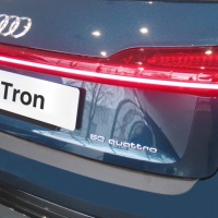 RGM ochranný plast hrany zadního nárazníku Audi E-Tron -- od roku výroby 2018- RGM ochranný plast hrany zadního nárazníku Audi E-Tron -- od roku výroby 2018-