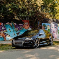 Oneway kompletn� body kit Audi S3 Sportback 8V Facelift -- rok v�roby 2016-20 - leskl� �ern�