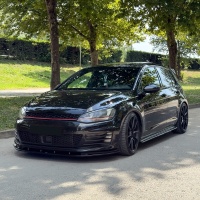 Oneway kompletní body kit VW Golf VII hatchback GTi/GTD -- rok výroby 2013-16 - lesklá černá Oneway kompletní body kit VW Golf VII hatchback GTi/GTD -- rok výroby 2013-16 - lesklá černá