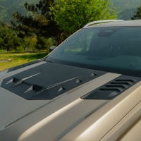 Oneway výdech kapoty matná černá VW Amarok II -- od roku výroby 2022- Oneway výdech kapoty matná černá VW Amarok II -- od roku výroby 2022-