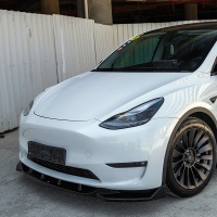 Oneway přední spoiler lesklá černá Tesla Model Y -- rok výroby 2019-25 Oneway přední spoiler lesklá černá Tesla Model Y -- rok výroby 2019-25