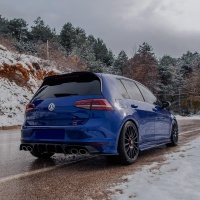 Oneway střešní spoiler VW Golf VII (7 / 7.5) HB GTi/GTD/R/R Line -- rok výroby 2013-2020 - Verze 2 - lesklá černá Oneway střešní spoiler VW Golf VII (7 / 7.5) HB GTi/GTD/R/R Line -- rok výroby 2013-2020 - Verze 2 - lesklá černá