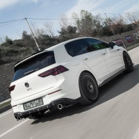 Oneway střešní spoiler VW Golf VIII HB GTI -- rok výroby 2020- - lesklá černá Oneway střešní spoiler VW Golf VIII HB GTI -- rok výroby 2020- - lesklá černá