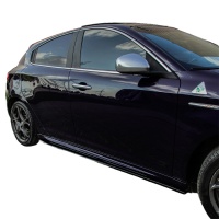Oneway prahov� n�stavce Alfa Romeo Giulietta Sport -- rok v�roby 2010-2020 - leskl� �ern�