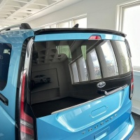 Autostyle zadn� spoiler k�ilt nad okno Ford Tourneo Connect (s v�klopn�mi dve�mi) -- od roku v�roby 2022-