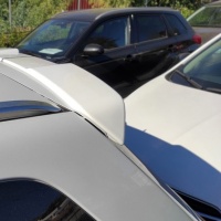 Autostyle zadn� spoiler k�ilt nad okno Suzuki Vitara (LY) -- od roku v�roby 2015-