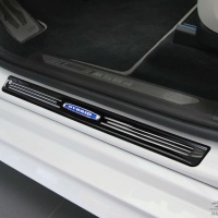 Nerez kryty prahů černé lesklé (modré logo Hybrid) BMW X7 (G07) -- od roku výroby 2018- Nerez kryty prahů černé lesklé (modré logo Hybrid) BMW X7 (G07) -- od roku výroby 2018-