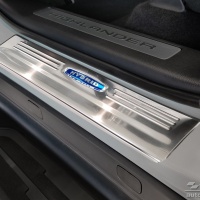 Nerez kryty prahů (modré logo Hybrid) Toyota Highlander IX XU70 -- od roku výroby 2019- Nerez kryty prahů (modré logo Hybrid) Toyota Highlander IX XU70 -- od roku výroby 2019-
