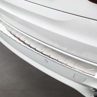 Kryt prahu zadn�ch dve�� BMW X5 III F15 M-Packet -- rok v�roby 2013-18
