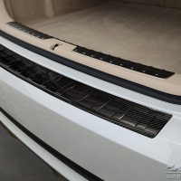 Kryt prahu zadn�ch dve�� carbon BMW X6 II F16 -- rok v�roby 2014-19