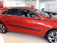 Boční ochranné lišty dveří typ 24 Kia Ceed hatchback -- od roku výroby 2018- Boční ochranné lišty dveří typ 24 Kia Ceed hatchback -- od roku výroby 2018-
