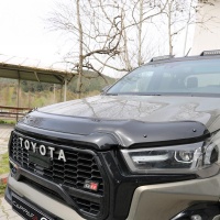 Cappa lišta (deflektor) přední kapoty Toyota Hilux VIII 2020 facelift -- rok výroby 2020-24 Cappa lišta (deflektor) přední kapoty Toyota Hilux VIII 2020 facelift -- rok výroby 2020-24
