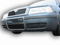 R�me�ek chladi�e a pod SPZ - chrom �koda Octavia rok v�roby 2001-2004