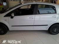 Bo�n� ochrann� li�ty dve�� typ 17 Fiat Punto 5dv. -- od roku v�roby 2012-