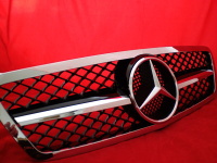 Sportovní maska Mercedes C Class W203, černá-chrom, 1 žebro Sportovní maska Mercedes C Class W203, černá-chrom, 1 žebro