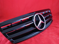 Sportovní maska Mercedes C Class W203, černá lesklá Sportovní maska Mercedes C Class W203, černá lesklá