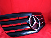 Sportovní maska s logem Mercedes E Class W211 07-, černá lesklá Sportovní maska s logem Mercedes E Class W211 07-, černá lesklá