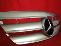Sportovní maska s logem Mercedes S Class W221, stříbrná-chrom Sportovní maska s logem Mercedes S Class W221, stříbrná-chrom