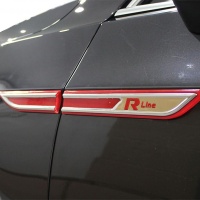 R LINE červený znak na blatník a dveře VW Passat B8 včetně Facelift -- od roku výroby 2015- / 2019- R LINE červený znak na blatník a dveře VW Passat B8 včetně Facelift -- od roku výroby 2015- / 2019-