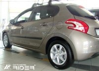 Bo�n� ochrann� li�ty dve�� typ 03 Peugeot 208 5dv. -- od roku v�roby 2012-
