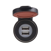 2x USB z�suvka s magnetem ve vod�odoln�m dr��ku max 2x 2,4 A